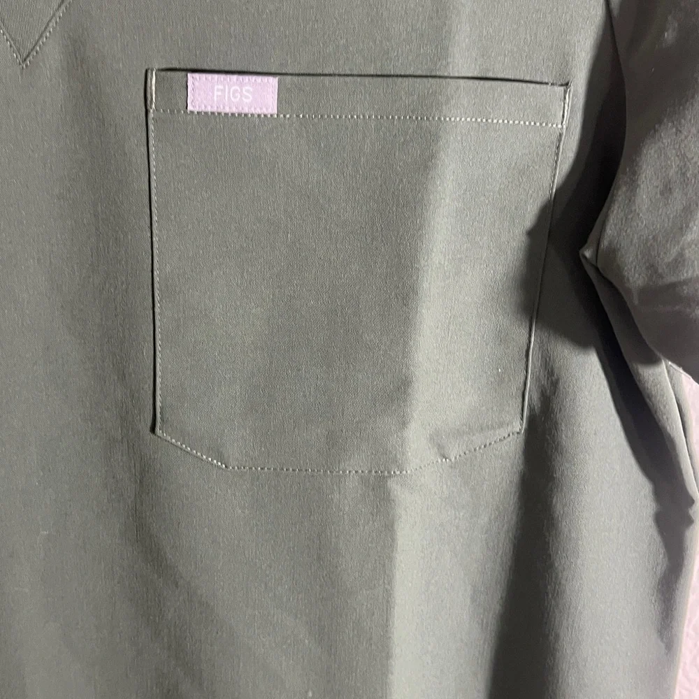 Figs Women's Catarina One-Pocket Olive Green V-Neck Scrub Top size L medical - Picture 5 of 7
